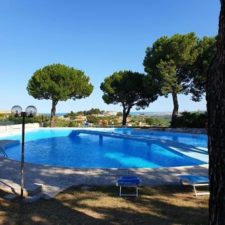N195 - Numana, Ampio Pentalocale Con Giardino